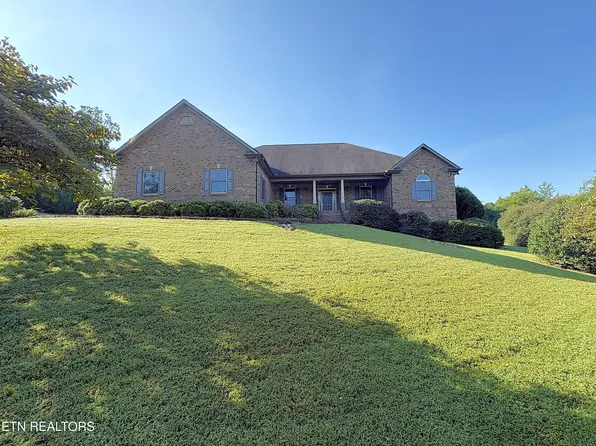 210 Red Grouse Dr, Lenoir City, TN 37772