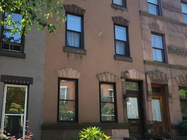 2136 Green St APT 1, Philadelphia, PA 19130