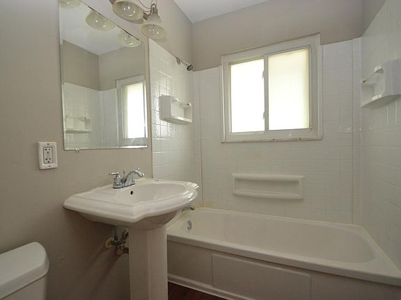 5th image of 1337 Tiverton Sq S