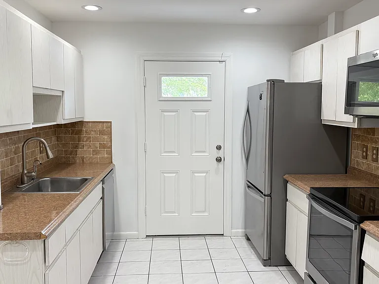 879 NE 195th St #227 — Photo 11