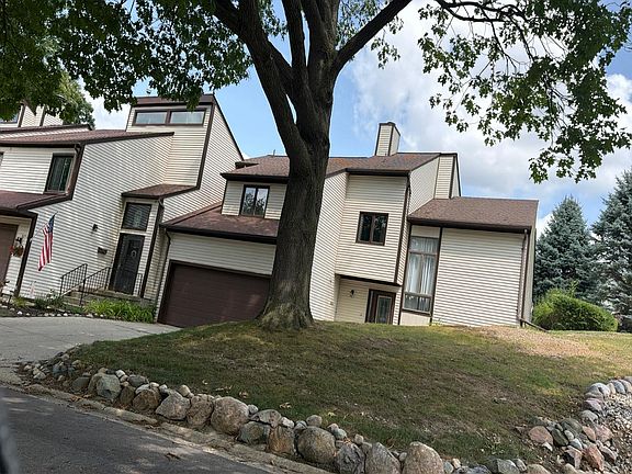 5th image of 538 Oakbrook Cir #5