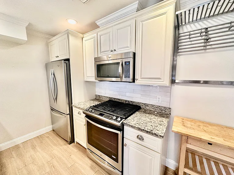463 Rutherford Ave #306 — Photo 9