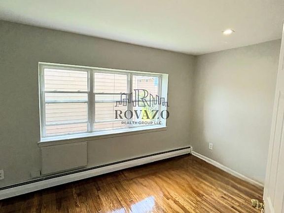 3rd image of 111-112 Lincoln Ave #18A