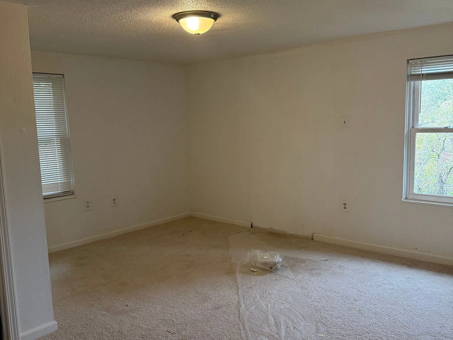 2 Bedroom 1 bath in Robinson two/Montour school district — Photo 3