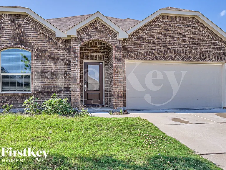 212 Wyndemere Ln — Photo 3
