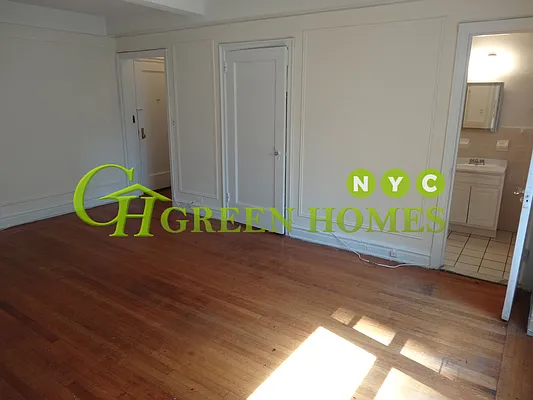 Rented by Green Home NY Realty LLC | media 8