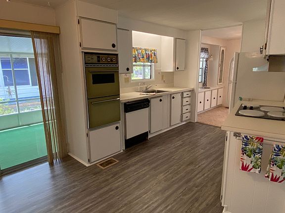 5th image of 582 Orange Blossom Ln