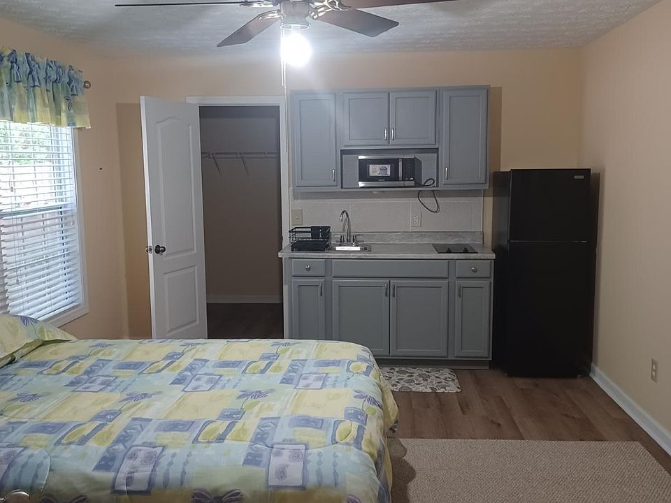 2nd image of 180 Sunflower Ln #1