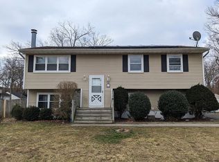 301 Hemlock Ln, Manchester, NJ 08759