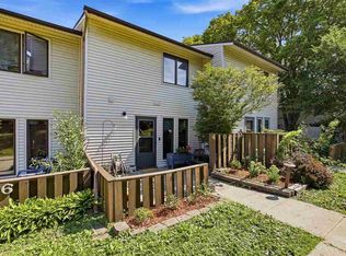 410 Hawaii Ct, Iowa City, IA 52246