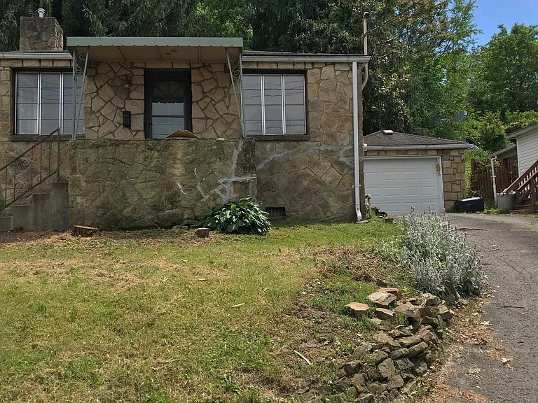 807 Potomac Ave — Photo 4