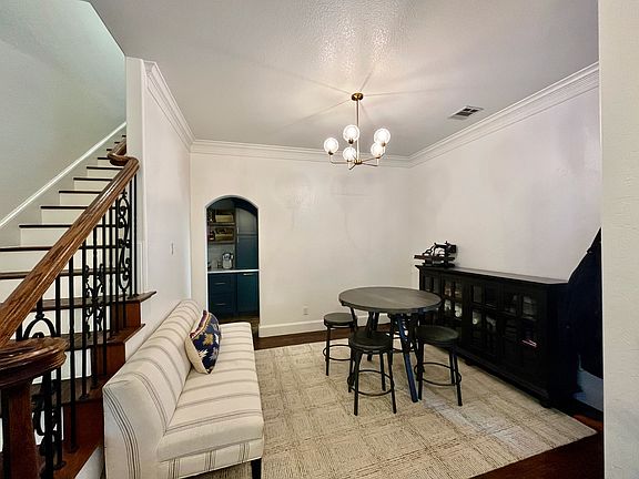 3rd image of 4529 Venetian Way