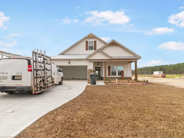 1512 E Smithville Rd, Dothan, AL 36301