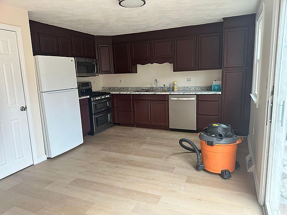 2nd image of 18 Tobin Ave
