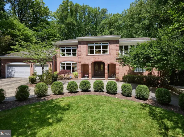 8505 Carlynn Dr, Bethesda, MD 20817