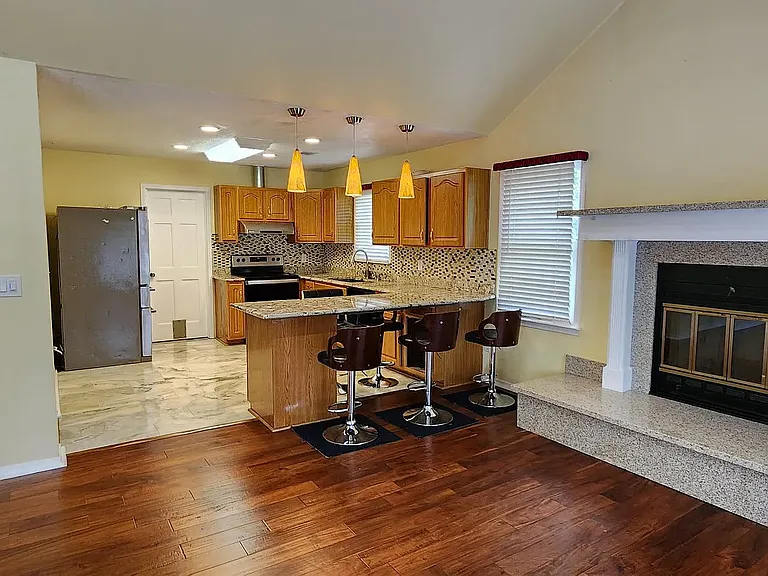 6108 Williams Rd — Photo 15