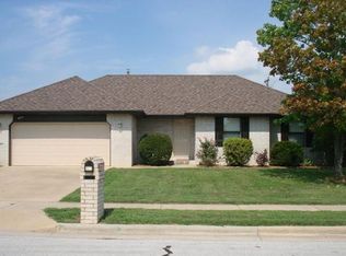 405 W River Birch Ct, Nixa, MO 65714