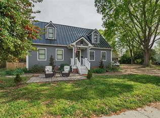 337 Grace St, Smithfield, VA 23430