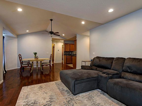 5th image of 303 N Westport Ave