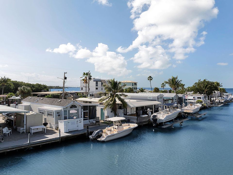 1st image of 325 Calusa St #213