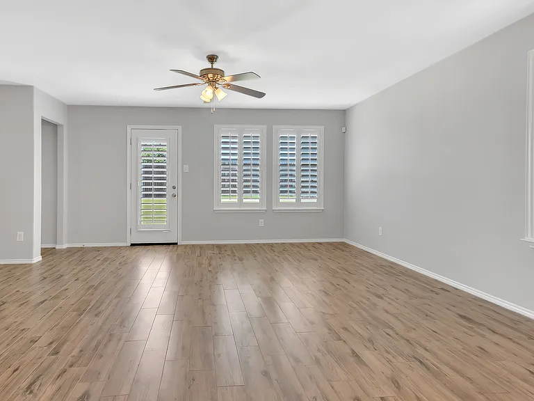 16329 Severn Ln — Photo 16