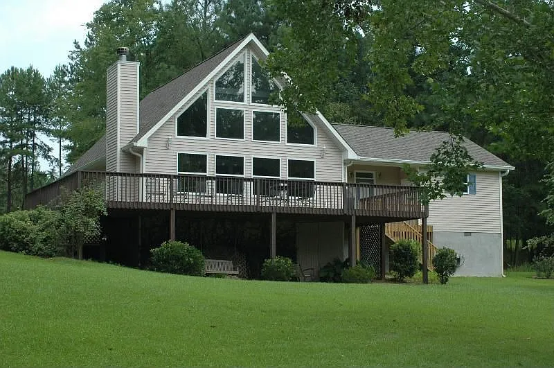 62 Gary Dr NE photo 1
