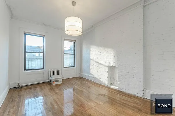 Rented by Bond New York | media 2