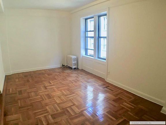 4th image of 515 W 110th St APT 4D