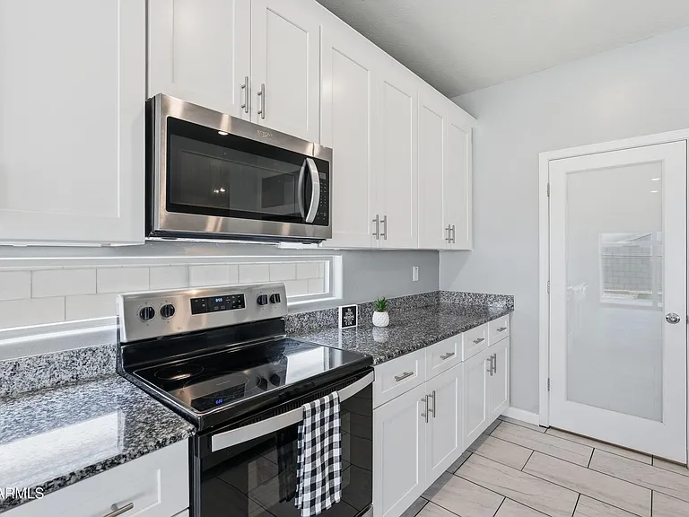1692 W Aztec Dr — Photo 33