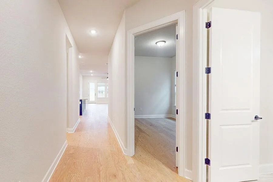 3 bed, 2.0 bath, 1690 sqft, $2,850 — Photo 3