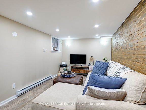 4th image of 34 Lockwood Rd #Basement