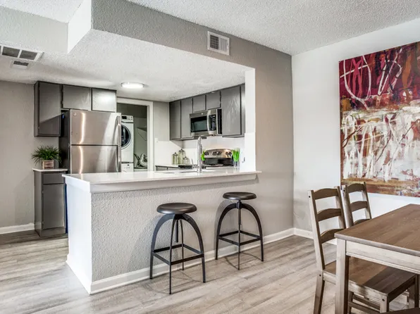 Preslee Apartments