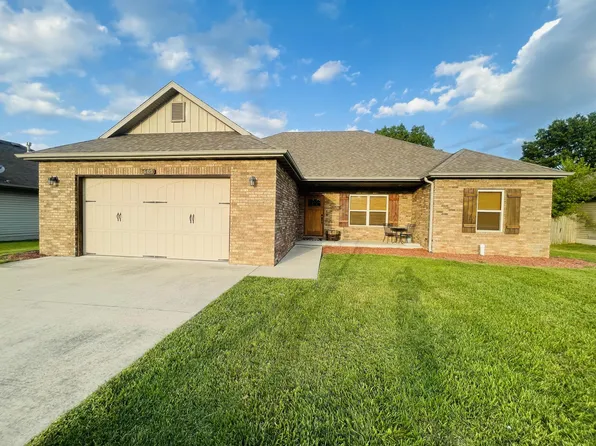 605 Vermillion Drive, Strafford, MO 65757
