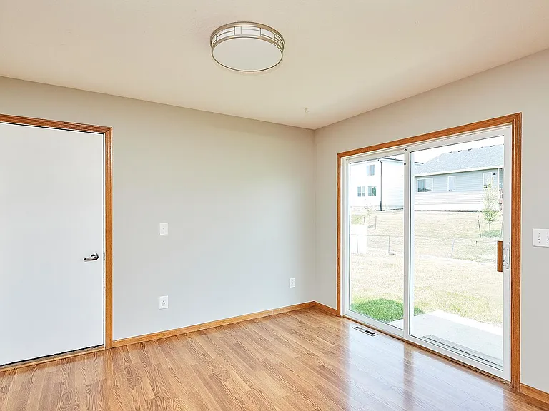 615 SE Prairie Park Ln — Photo 10