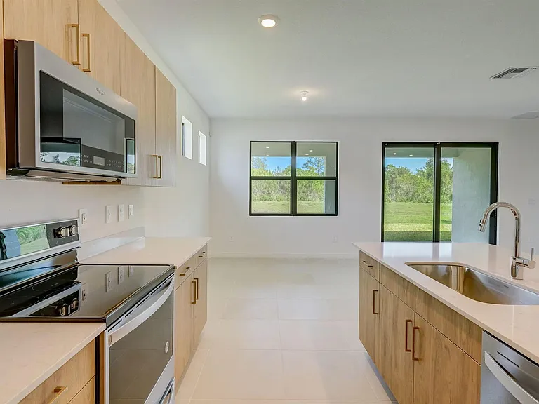 5946 SE Skyblue Cir — Photo 10