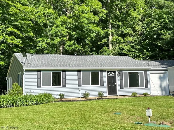 15799 Grace St, Newbury, OH 44065