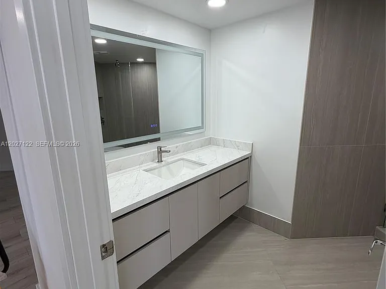 3640 Yacht Club Dr #805 — Photo 11