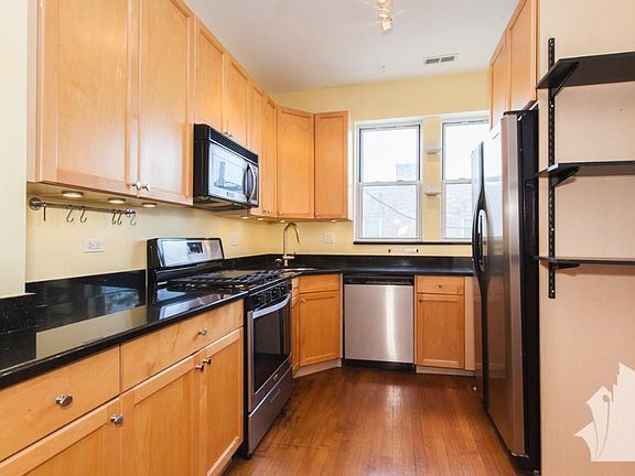 4th image of 3355 W Wilson Ave #2