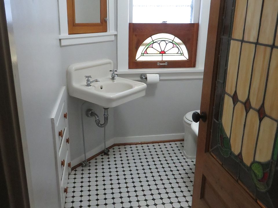 1st image of 1273 1/2 West Blvd #3