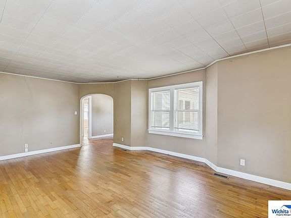 3rd image of 315 W Olive Ave