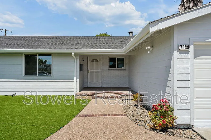 3 bed, 2.0 bath, 1424 sqft, $4,495 — Photo 2