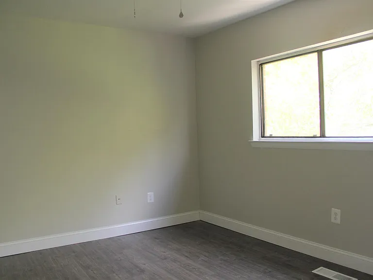 218 Centre Ave — Photo 12