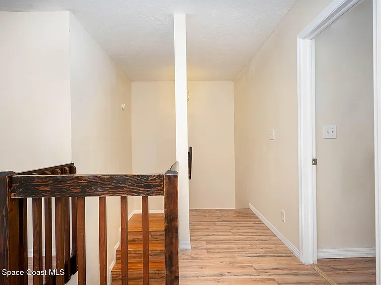 1911 Cashew Courtway — Photo 14