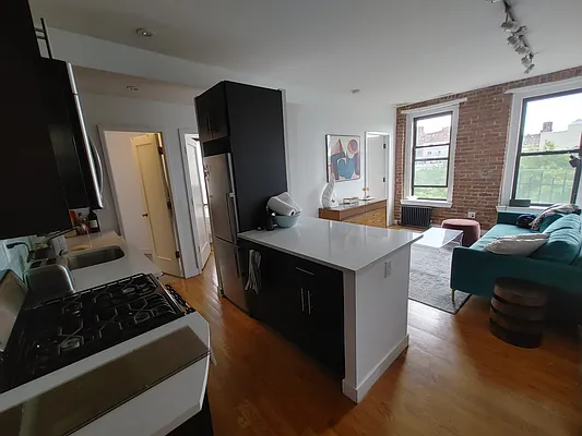 Rented by (Legacy) NY Quality Living Uptown | media 23