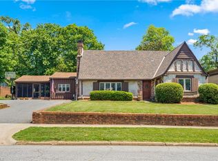 1014 Country Club Dr, High Pt, NC 27262