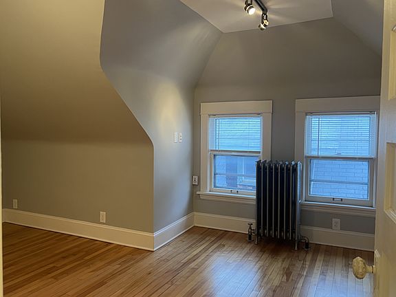3rd image of 3209 Hennepin Ave S #5