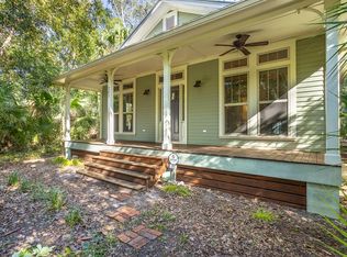 203 9th St, Apalachicola, FL 32320