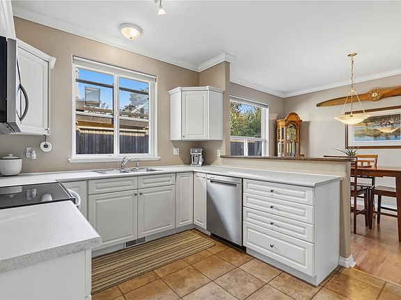 4th image of 1101 Berkeley Pl