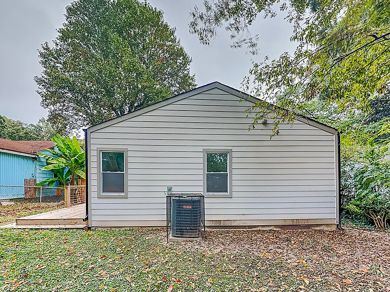 492 Elbridge Dr NW — Photo 17