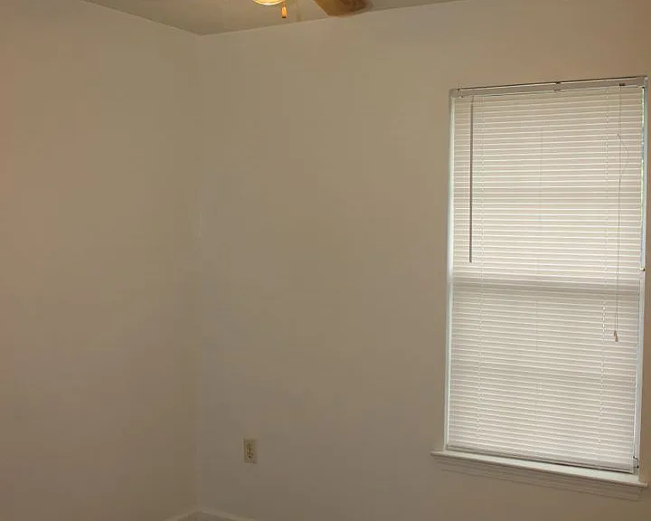 862 Patrick Henry Dr — Photo 7